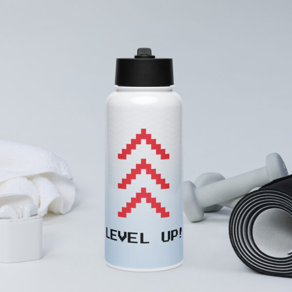 Stainless steel water bottle with a straw lid - Image 3
